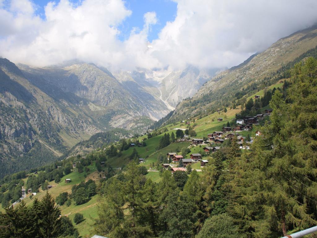 Superb Apartment With Views Of The Alps Белвалд Екстериор снимка